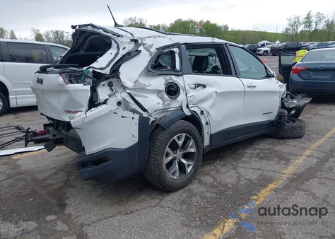 2015 Jeep Cherokee Trailhawk из США, поврежденный, VIN 1C4PJMBS2FW613342